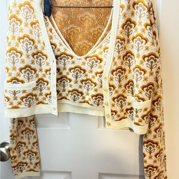 Show Me Your MuMu Carti Cardi - Picture 5 of 10